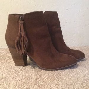 Women’s brown ankle boots with tassels size 7.5